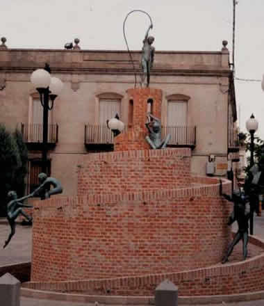 Monument-font de la Pla�a de la Cort, a Albalat de la Ribera (detalls). 1995.